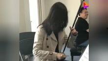 拉二胡的张老师开瓜视频,瓜田笑谈生活趣